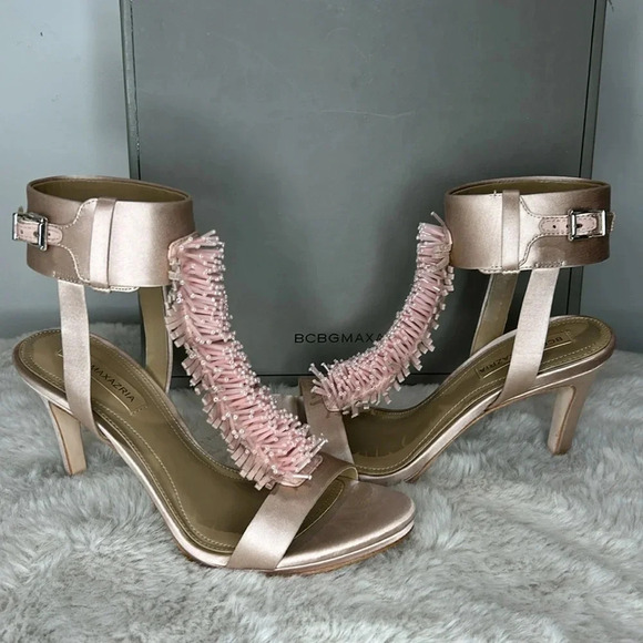 NWT BCGB Dusty Pink Satin High Heels with Fringe & Beads SZ 37/7 - Picture 3 of 13